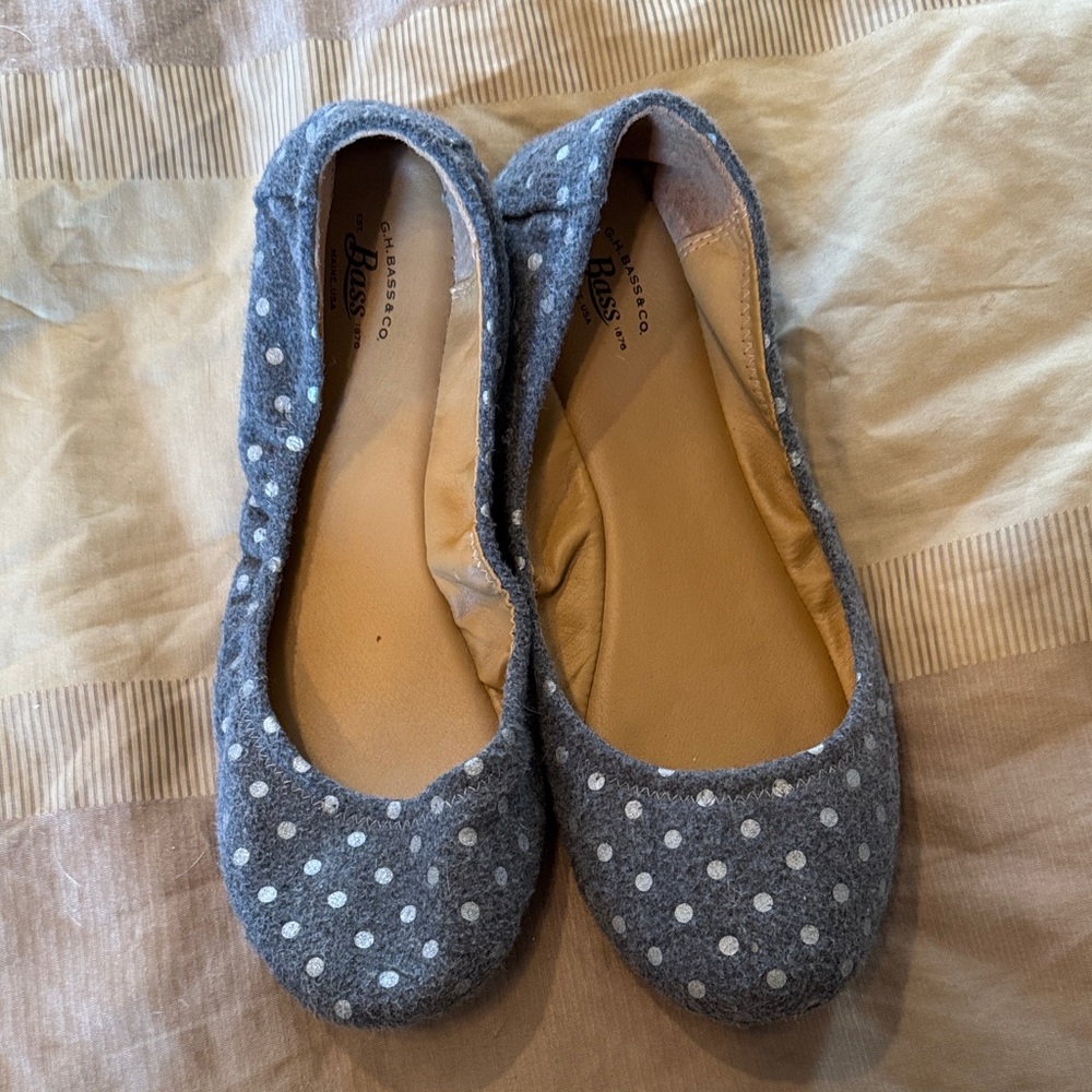 Bass Gray and White Ballet Flats